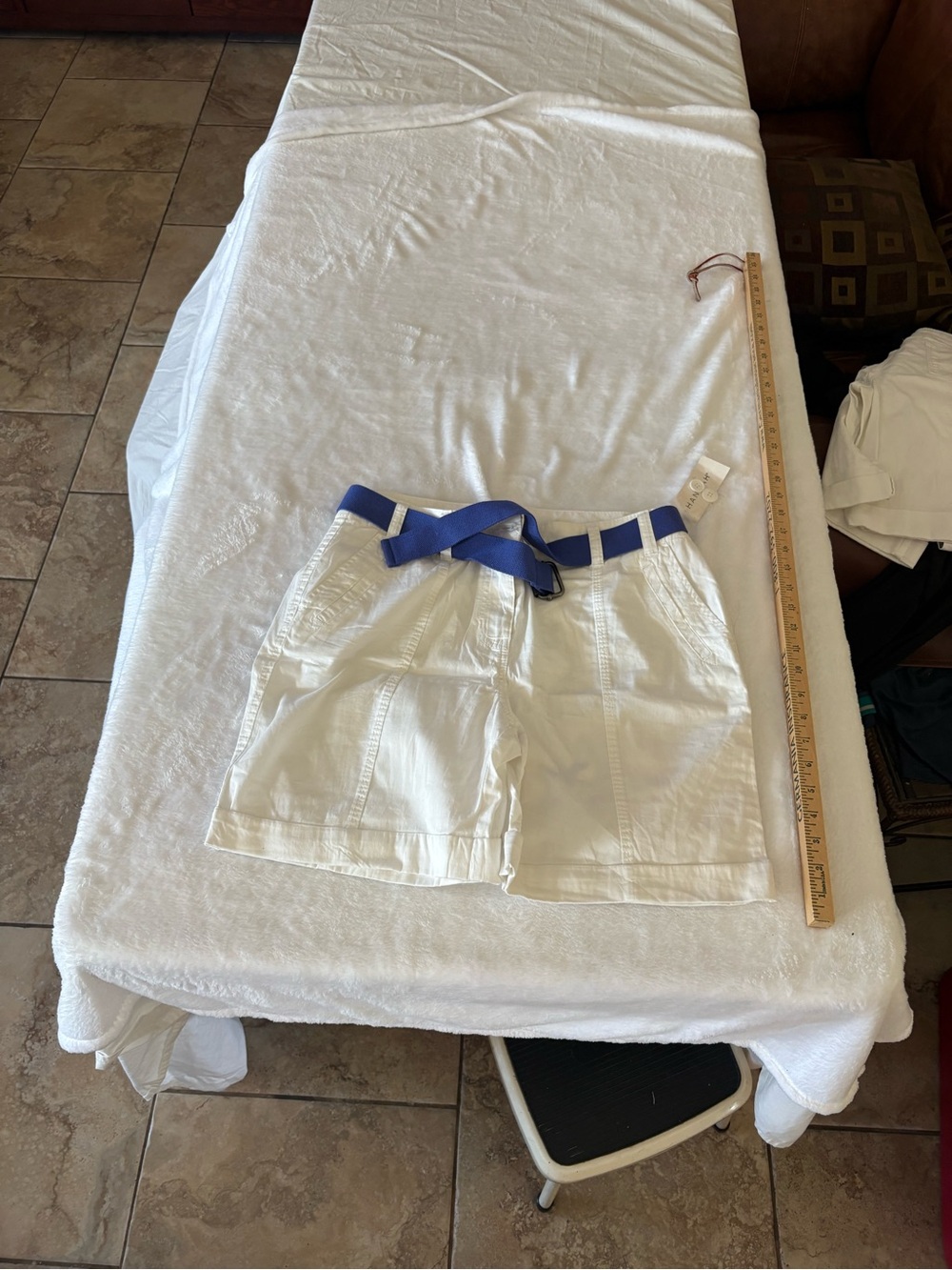 Hannah White Cotton Shorts with Blue Belt